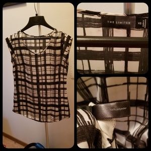 Black and white patterned top